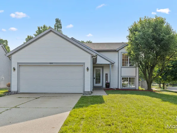 704 Pecan Ct NW, Grand Rapids, MI 49504