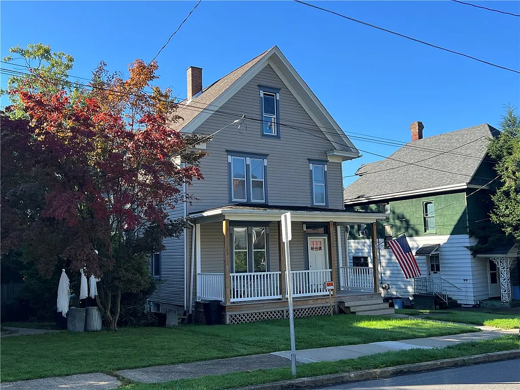 315 E Pearl St photo 1