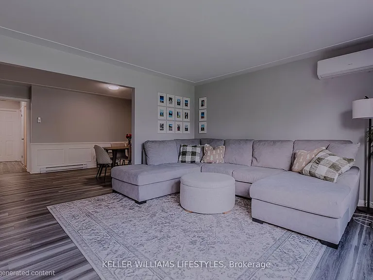 361 Vesta Rd #MAIN FLOOR — Photo 2