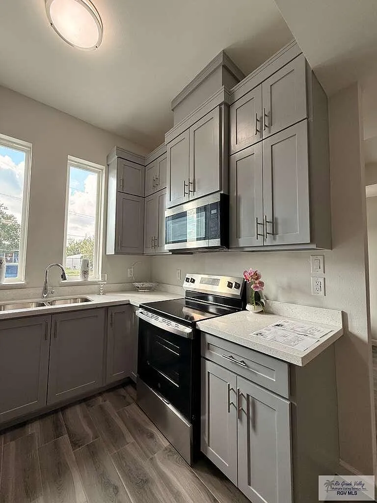 3 bed, 2.0 bath, 1050 sqft, $1,640 — Photo 4