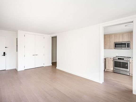 2nd image of 220 E 72nd St APT 14A