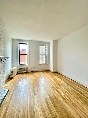 Rented by Waverly Realty Associates | media 9