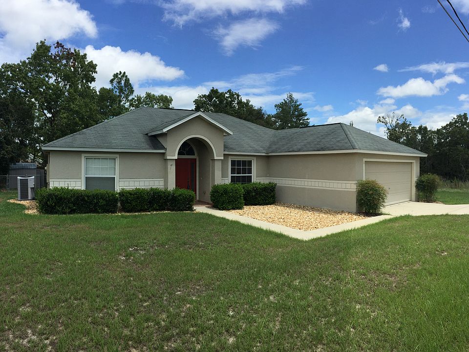 4 Bedroom / Large Corner Lot