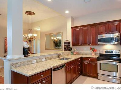 30 Schoolhouse Drive #205, West Hartford, CT, 06110