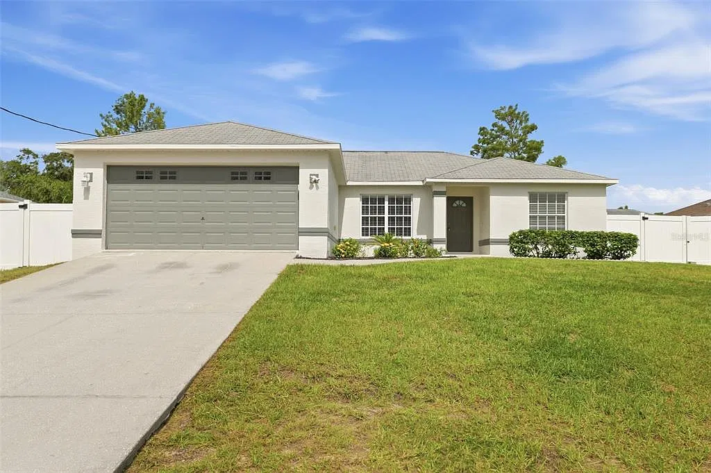 3 bed, 2.0 bath, 1559 sqft, $2,195 — Photo 3