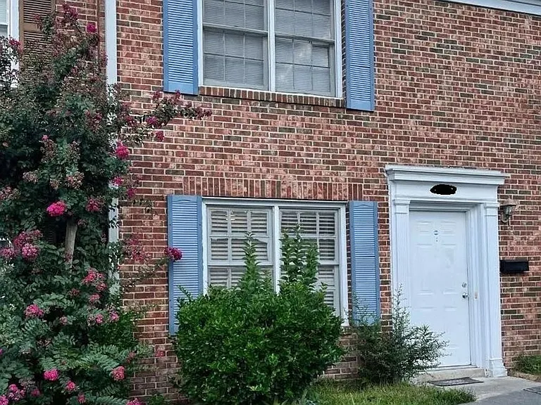7602 Hunt Club Rd #I-104 — Photo 2