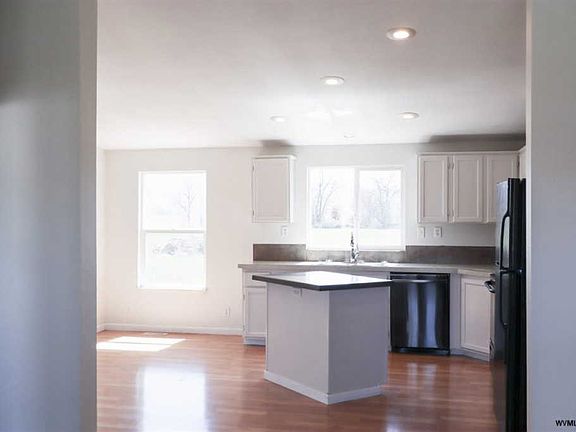 5th image of 769 Templeton St