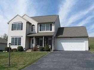 561 Harvest Dr, York, PA 17404