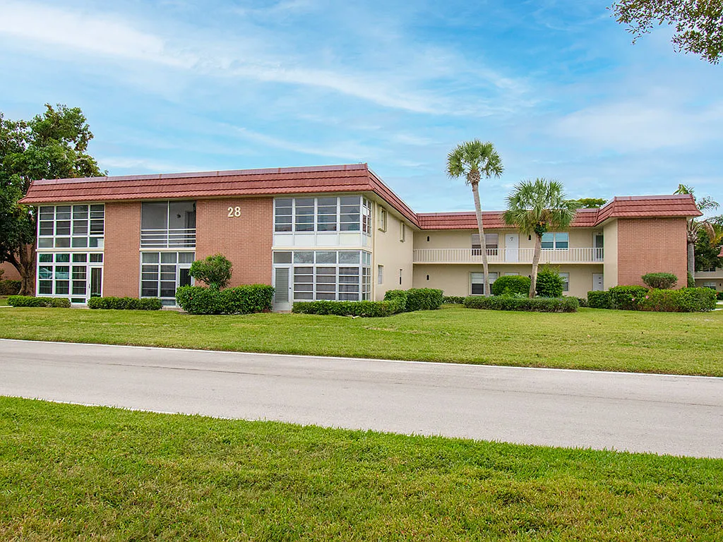 2 bed, 1000 sqft, $1,550 — Photo 1