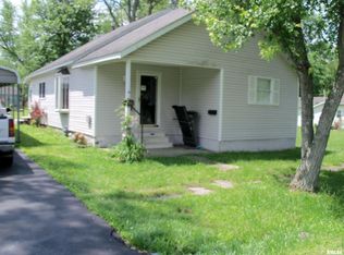 1516 W Maple St, Herrin, IL 62948