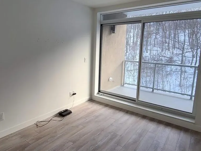 467 Charlton Ave E #402 — Photo 9