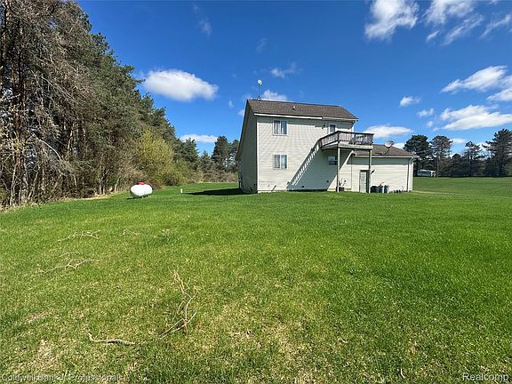 3rd image of 3419 Burnside Rd