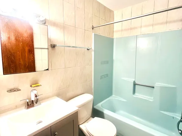 38 Stuyvesant Avenue image 7 of 13