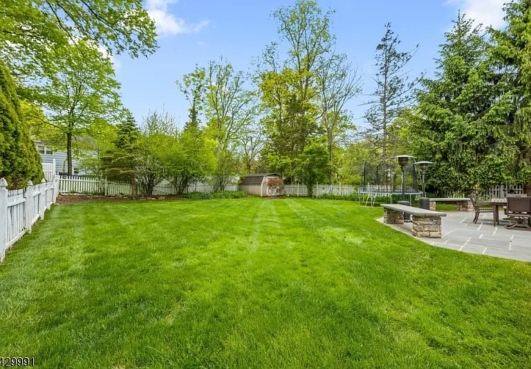33 Exeter Rd — Photo 45