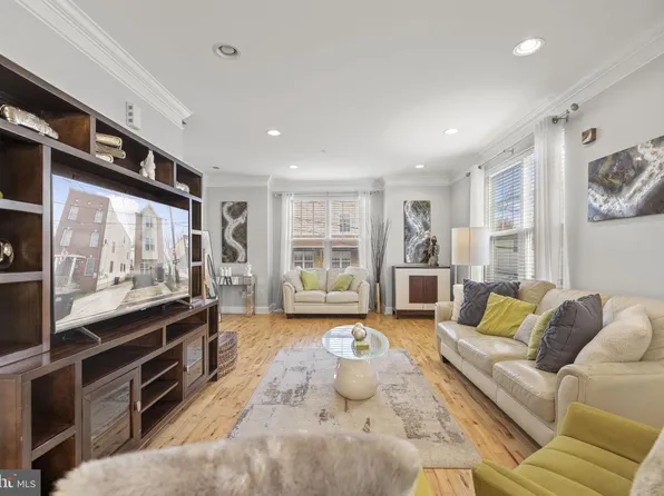 5369 Hayes St NE, Washington, DC 20019