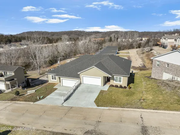 1830 Pinnacle Point, Holts Summit, MO 65043