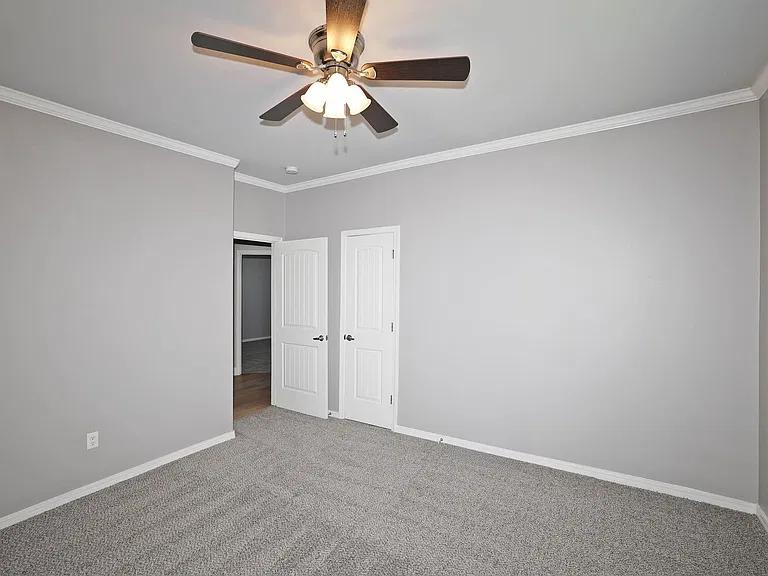 7501 Continental Pkwy — Photo 34