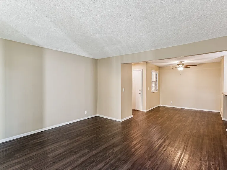 Ashford Place Apartments — Photo 42