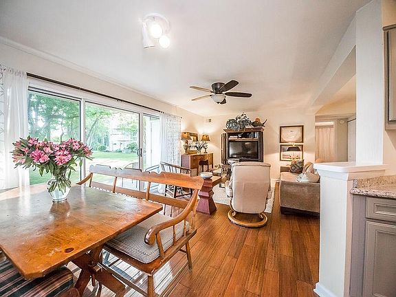 3rd image of 1028 Autumn Woods Ln