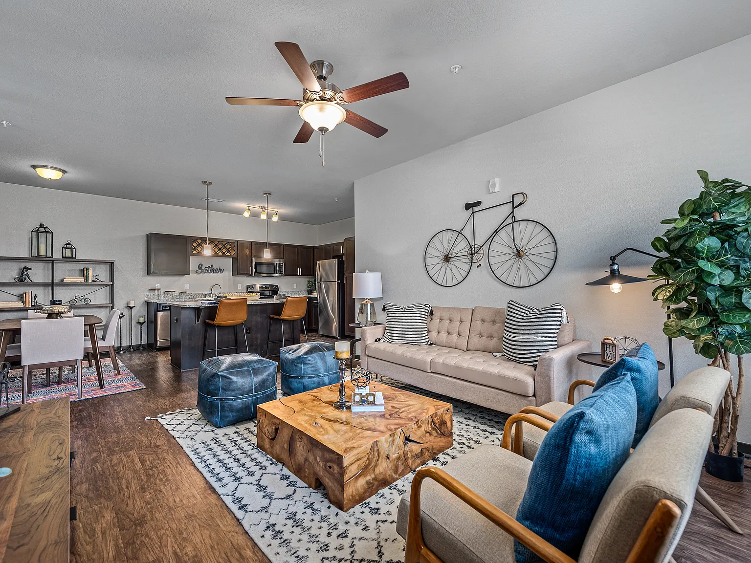 Ridge at Castle Rock Apartments — Photo 4