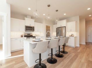 313 Lasalle Dr W, Bismarck, ND 58503