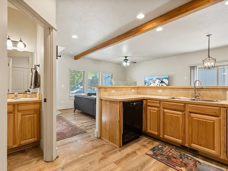 20184 Merriewood Ln — Photo 12