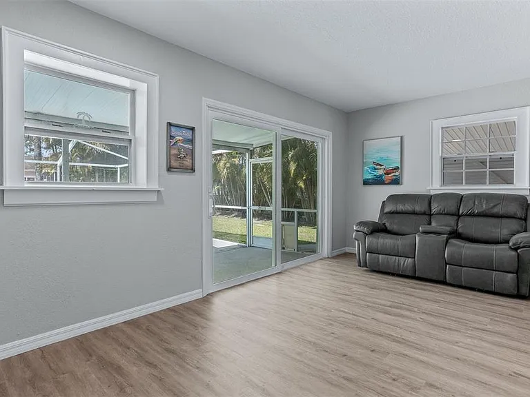 711 Bayshore Dr — Photo 22