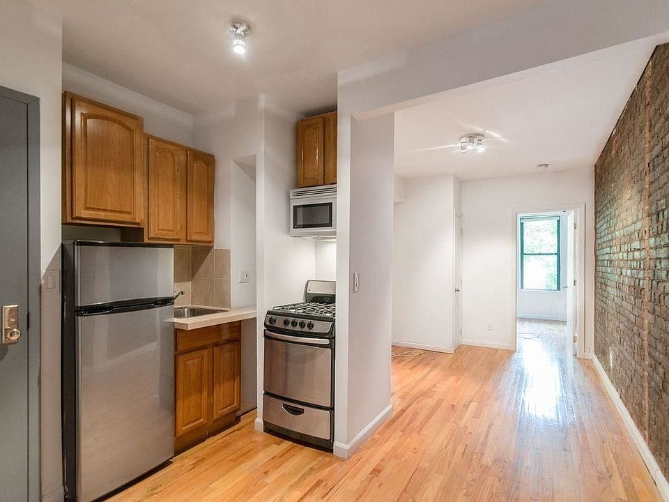 1st image of 829 9th Ave #11