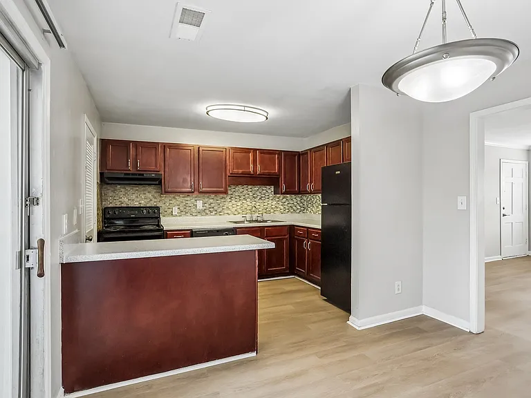 ReNew Chastain — Photo 31
