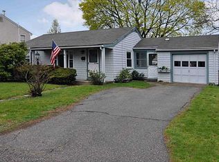 35 Winthrop St, Riverside, RI 02915