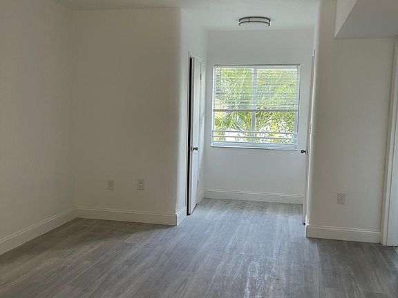 3rd image of 2825 Sheridan Ave APT 7