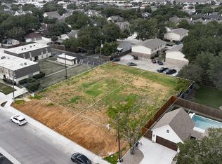 717 E Worth St, Grapevine, TX 76051