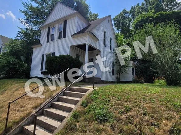 932 Crescent St NE, Grand Rapids, MI 49503