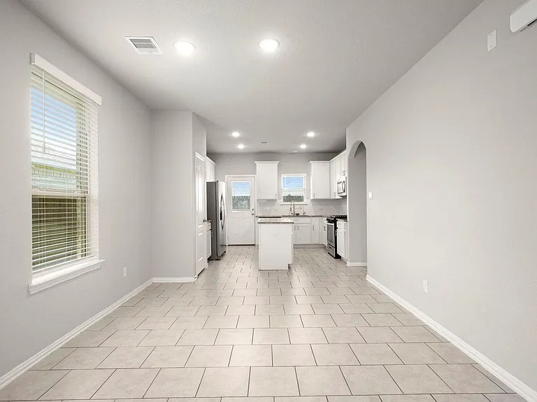 7446 French Quarter Ct — Photo 7