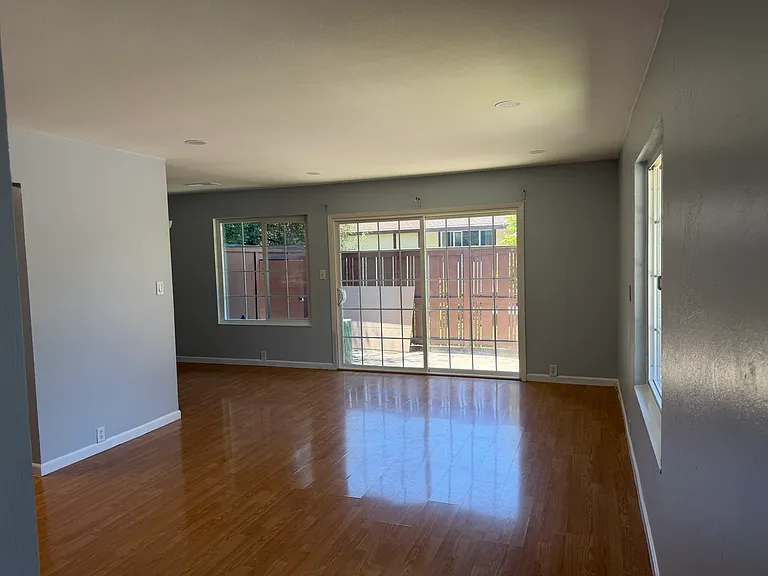 42911 Corte Habana — Photo 2