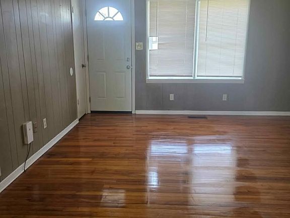 3rd image of 1404 Stevens Ave NE #B