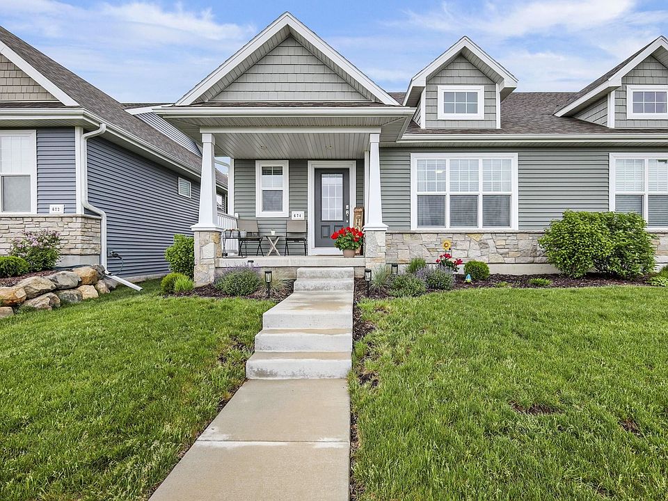 1st image of 674 Hillcrest Dr
