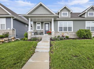 674 Hillcrest Dr, Waunakee, WI 53597