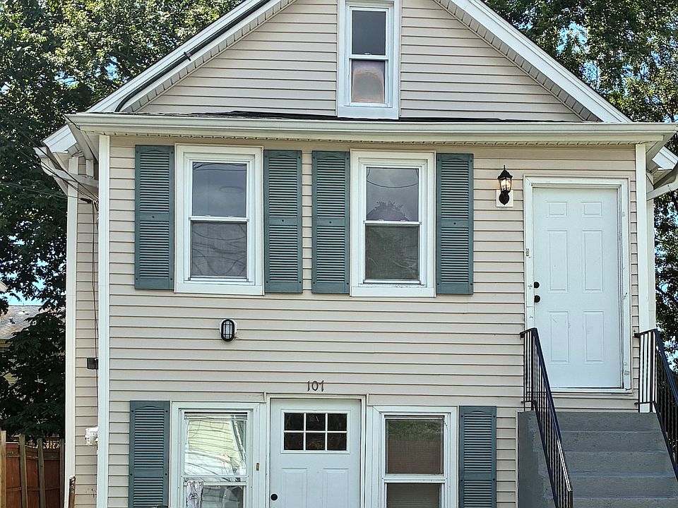 1st image of 107 Dewey St #2