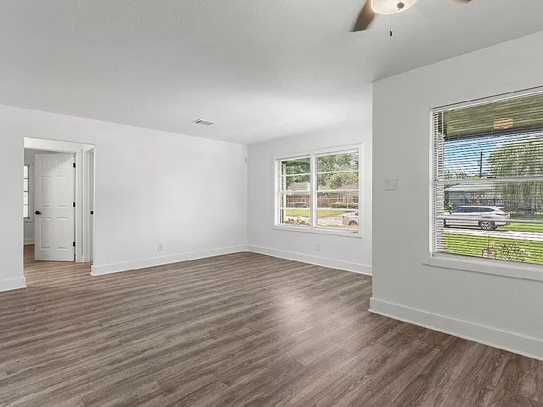4303 Dacca Dr — Photo 9