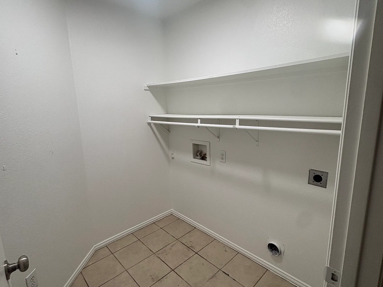 3 bed, 1600 sqft, $2,300 — Photo 3