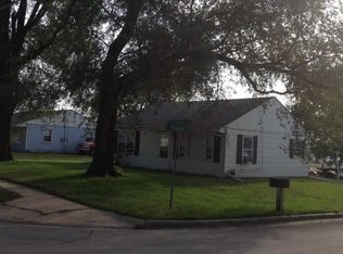 424 N Dearborn St, Maquoketa, IA 52060