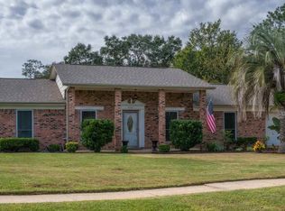 4801 Balmoral Dr, Pensacola, FL 32504