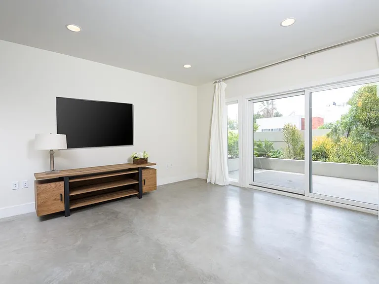 J. Grant Apartments — Photo 6