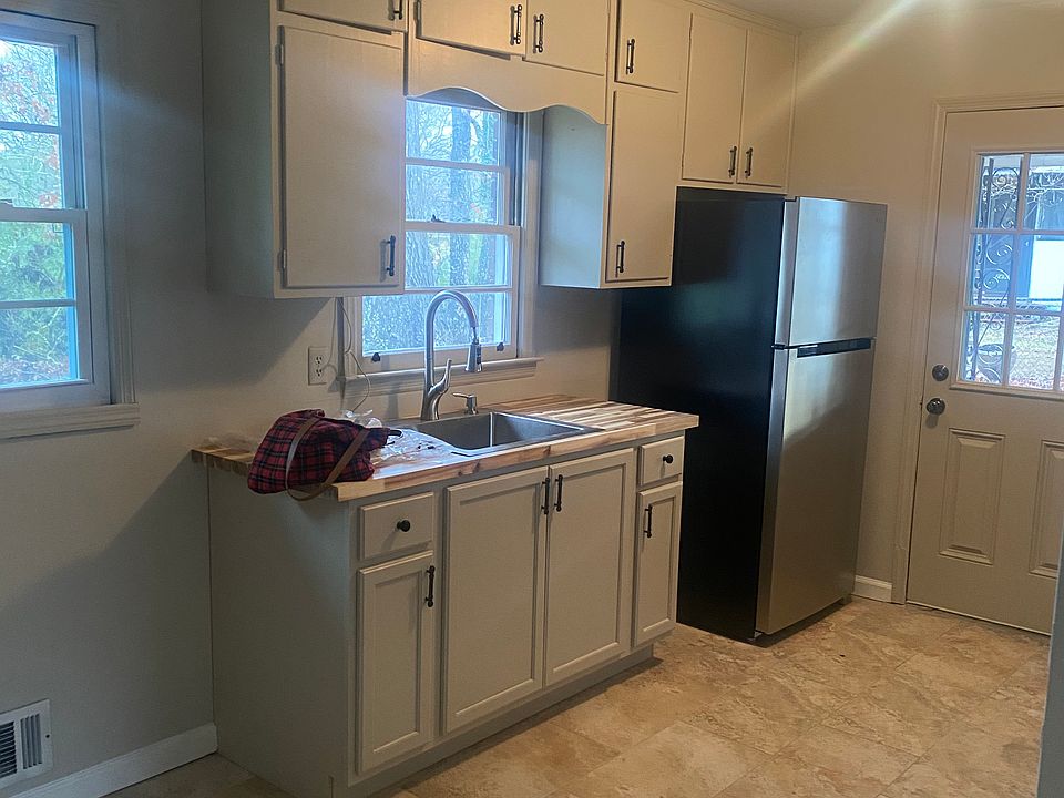 1st image of 2506 Lakewood Dr NW