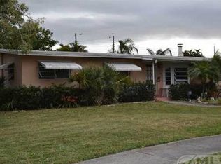 301 Pinehurst Rd, Palm Springs, FL 33461