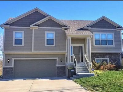 16905 Summit Dr, Belton, MO, 64012