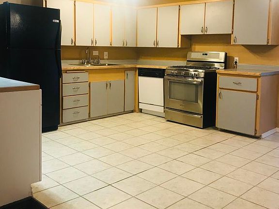 2nd image of 1101 N Orchard Ave