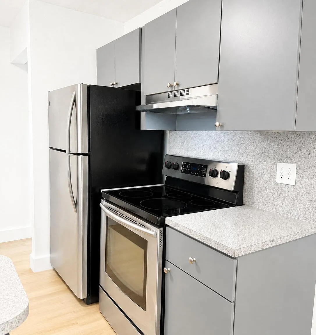 2 bed, 1.0 bath, 600 sqft, $1,749 — Photo 2