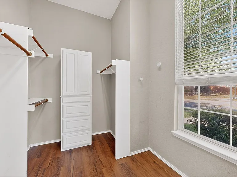 2023 Nottingham Pl — Photo 11